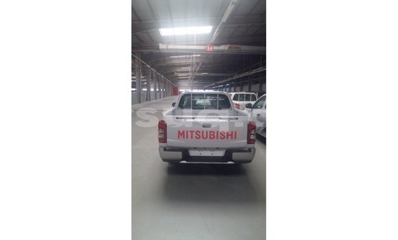 Buy Import Mitsubishi L200 White Car in Import - Dubai in Barh el Gazel Buy Import Mitsubishi L200 White Car in Import - Dubai in Barh el Gazel