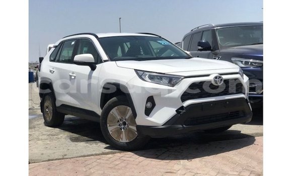 Acheter Import Voiture Toyota 4Runner Blanc à Import - Dubai, Barh el Gazel