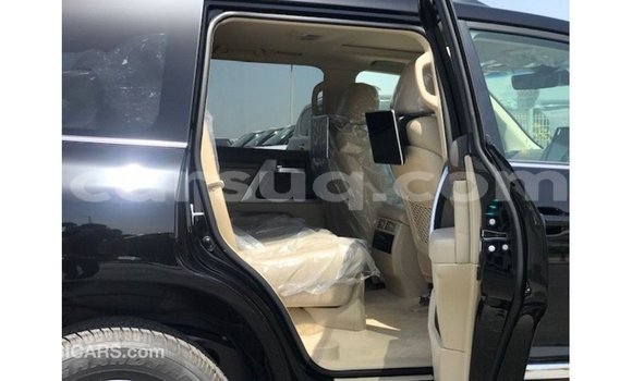 Acheter Import Voiture Toyota Land Cruiser Noir à Import - Dubai, Barh el Gazel Acheter Import Voiture Toyota Land Cruiser Noir à Import - Dubai, Barh el Gazel