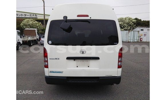 Acheter Import Voiture Toyota Hiace Blanc à Import - Dubai, Barh el Gazel Acheter Import Voiture Toyota Hiace Blanc à Import - Dubai, Barh el Gazel
