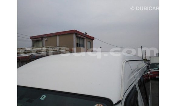 Acheter Import Voiture Toyota Hiace Blanc à Import - Dubai, Barh el Gazel Acheter Import Voiture Toyota Hiace Blanc à Import - Dubai, Barh el Gazel