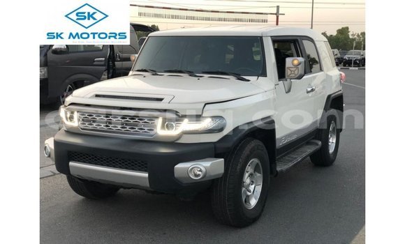 Acheter Import Voiture Toyota FJ Cruiser Blanc à Import - Dubai, Barh el Gazel Acheter Import Voiture Toyota FJ Cruiser Blanc à Import - Dubai, Barh el Gazel