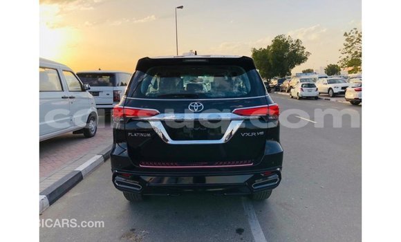 Acheter Import Voiture Toyota Fortuner Noir à Import - Dubai, Barh el Gazel Acheter Import Voiture Toyota Fortuner Noir à Import - Dubai, Barh el Gazel