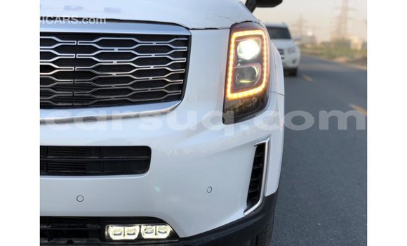 Buy Import Kia Carens White Car in Import - Dubai in Barh el Gazel Buy Import Kia Carens White Car in Import - Dubai in Barh el Gazel