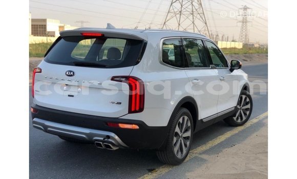 Buy Import Kia Carens White Car in Import - Dubai in Barh el Gazel Buy Import Kia Carens White Car in Import - Dubai in Barh el Gazel