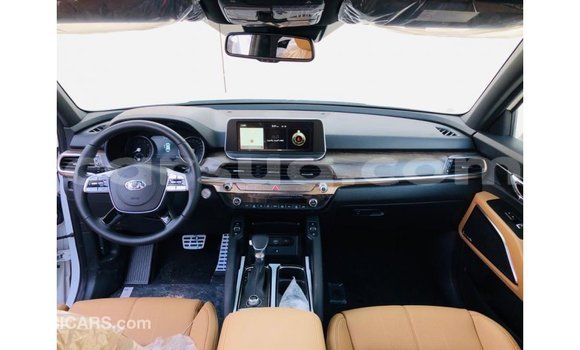 Buy Import Kia Carens White Car in Import - Dubai in Barh el Gazel Buy Import Kia Carens White Car in Import - Dubai in Barh el Gazel