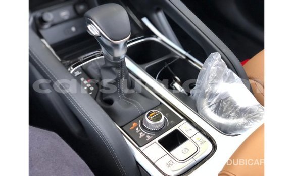 Buy Import Kia Carens White Car in Import - Dubai in Barh el Gazel Buy Import Kia Carens White Car in Import - Dubai in Barh el Gazel