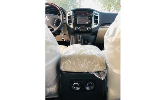 Buy Import Mitsubishi Pajero White Car in Import - Dubai in Barh el Gazel Buy Import Mitsubishi Pajero White Car in Import - Dubai in Barh el Gazel