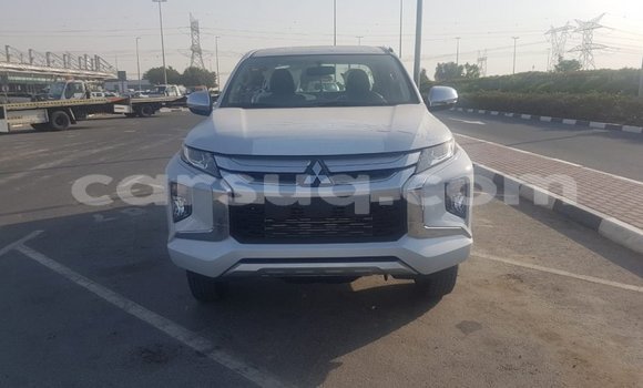Acheter Import Voiture Mitsubishi L200 Blanc à Import - Dubai, Barh el Gazel Acheter Import Voiture Mitsubishi L200 Blanc à Import - Dubai, Barh el Gazel