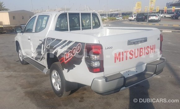 Acheter Import Voiture Mitsubishi L200 Blanc à Import - Dubai, Barh el Gazel Acheter Import Voiture Mitsubishi L200 Blanc à Import - Dubai, Barh el Gazel