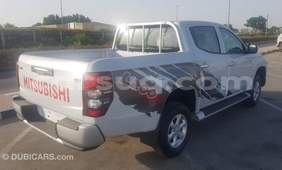 Acheter Import Voiture Mitsubishi L200 Blanc à Import - Dubai, Barh el Gazel Acheter Import Voiture Mitsubishi L200 Blanc à Import - Dubai, Barh el Gazel