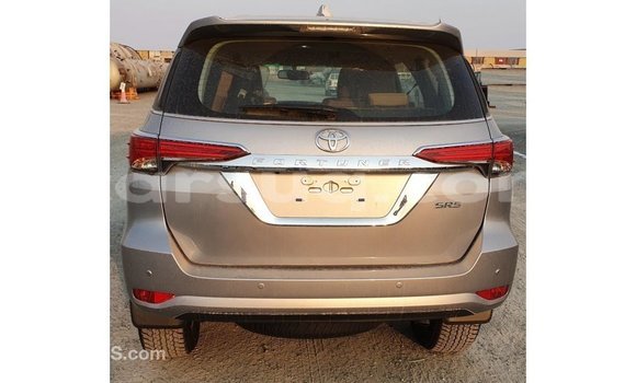 Acheter Import Voiture Toyota Fortuner Autre à Import - Dubai, Barh el Gazel Acheter Import Voiture Toyota Fortuner Autre à Import - Dubai, Barh el Gazel