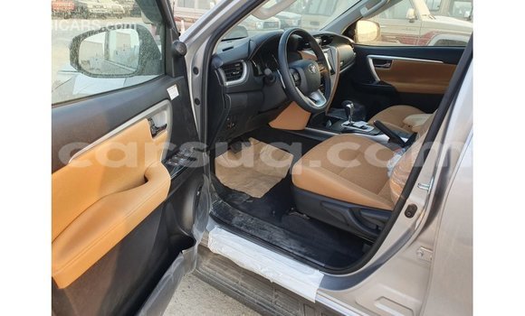 Acheter Import Voiture Toyota Fortuner Autre à Import - Dubai, Barh el Gazel Acheter Import Voiture Toyota Fortuner Autre à Import - Dubai, Barh el Gazel