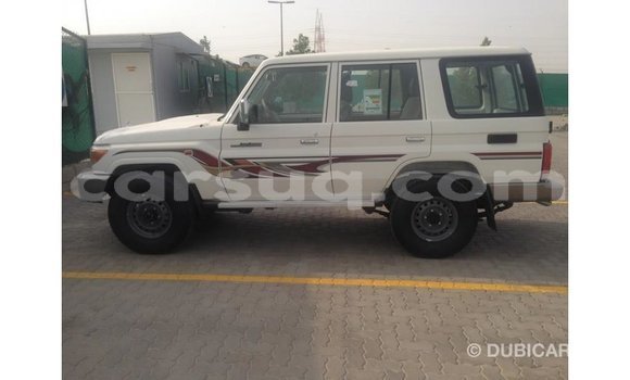 Acheter Import Voiture Toyota Land Cruiser Blanc à Import - Dubai, Barh el Gazel Acheter Import Voiture Toyota Land Cruiser Blanc à Import - Dubai, Barh el Gazel