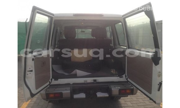 Acheter Import Voiture Toyota Land Cruiser Blanc à Import - Dubai, Barh el Gazel Acheter Import Voiture Toyota Land Cruiser Blanc à Import - Dubai, Barh el Gazel