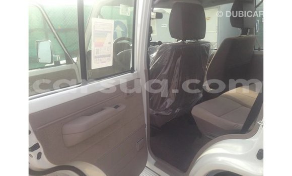 Acheter Import Voiture Toyota Land Cruiser Blanc à Import - Dubai, Barh el Gazel Acheter Import Voiture Toyota Land Cruiser Blanc à Import - Dubai, Barh el Gazel