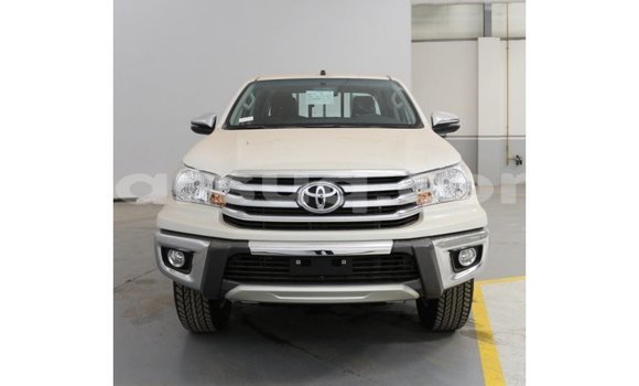 Acheter Import Voiture Toyota Hilux Blanc à Import - Dubai, Barh el Gazel