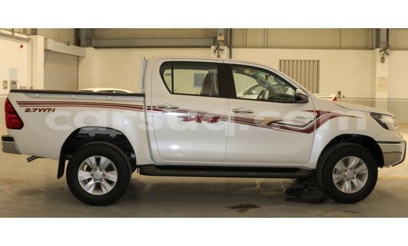 Acheter Import Voiture Toyota Hilux Blanc à Import - Dubai, Barh el Gazel Acheter Import Voiture Toyota Hilux Blanc à Import - Dubai, Barh el Gazel