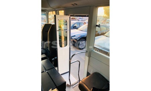 Acheter Import Voiture Toyota Coaster Blanc à Import - Dubai, Barh el Gazel Acheter Import Voiture Toyota Coaster Blanc à Import - Dubai, Barh el Gazel