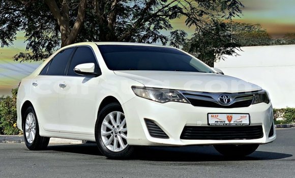 Acheter Import Voiture Toyota Camry Blanc à Import - Dubai, Barh el Gazel