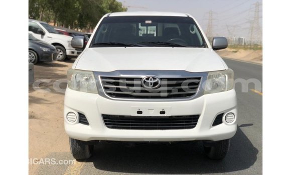 Acheter Import Voiture Toyota Hilux Blanc à Import - Dubai, Barh el Gazel Acheter Import Voiture Toyota Hilux Blanc à Import - Dubai, Barh el Gazel