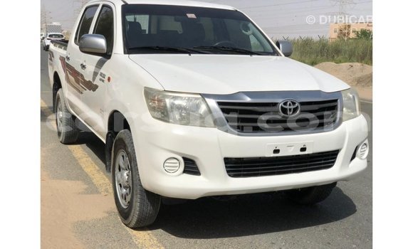 Acheter Import Voiture Toyota Hilux Blanc à Import - Dubai, Barh el Gazel Acheter Import Voiture Toyota Hilux Blanc à Import - Dubai, Barh el Gazel