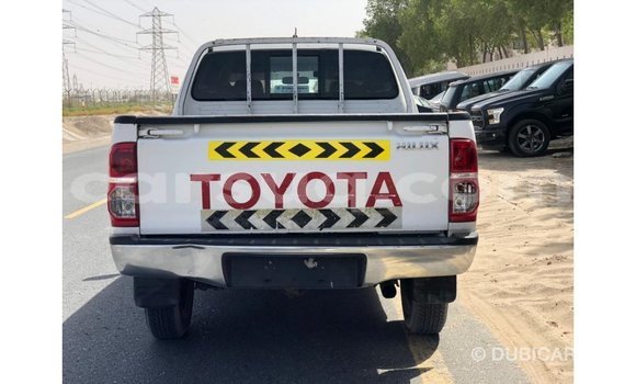 Acheter Import Voiture Toyota Hilux Blanc à Import - Dubai, Barh el Gazel Acheter Import Voiture Toyota Hilux Blanc à Import - Dubai, Barh el Gazel