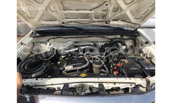 Acheter Import Voiture Toyota Hilux Blanc à Import - Dubai, Barh el Gazel Acheter Import Voiture Toyota Hilux Blanc à Import - Dubai, Barh el Gazel