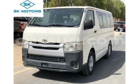 Acheter Import Voiture Toyota Hiace Blanc à Import - Dubai, Barh el Gazel