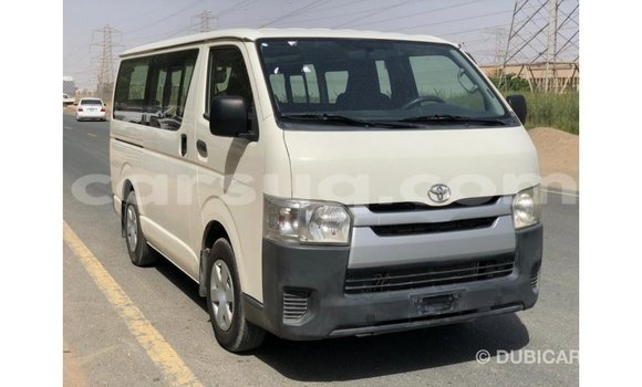 Acheter Import Voiture Toyota Hiace Blanc à Import - Dubai, Barh el Gazel Acheter Import Voiture Toyota Hiace Blanc à Import - Dubai, Barh el Gazel