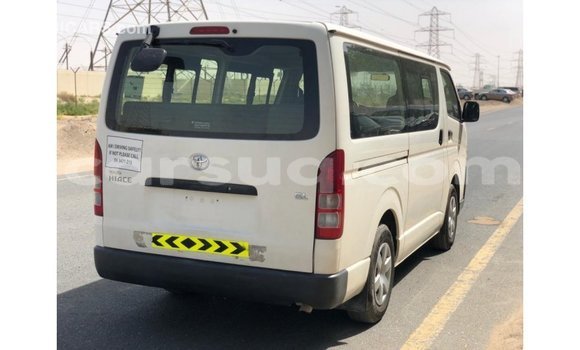 Acheter Import Voiture Toyota Hiace Blanc à Import - Dubai, Barh el Gazel Acheter Import Voiture Toyota Hiace Blanc à Import - Dubai, Barh el Gazel
