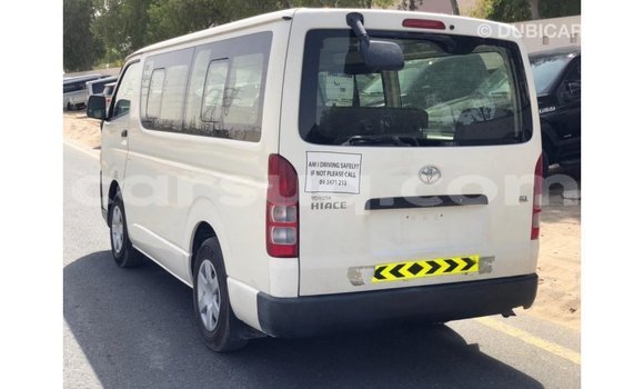 Acheter Import Voiture Toyota Hiace Blanc à Import - Dubai, Barh el Gazel Acheter Import Voiture Toyota Hiace Blanc à Import - Dubai, Barh el Gazel