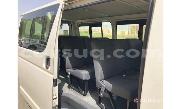Acheter Import Voiture Toyota Hiace Blanc à Import - Dubai, Barh el Gazel Acheter Import Voiture Toyota Hiace Blanc à Import - Dubai, Barh el Gazel