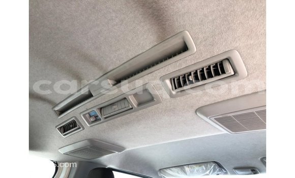 Acheter Import Voiture Toyota Hiace Blanc à Import - Dubai, Barh el Gazel Acheter Import Voiture Toyota Hiace Blanc à Import - Dubai, Barh el Gazel