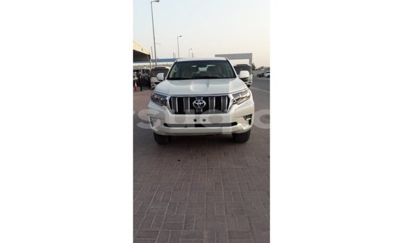 Acheter Import Voiture Toyota Prado Blanc à Import - Dubai, Barh el Gazel
