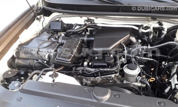 Acheter Import Voiture Toyota Prado Blanc à Import - Dubai, Barh el Gazel Acheter Import Voiture Toyota Prado Blanc à Import - Dubai, Barh el Gazel