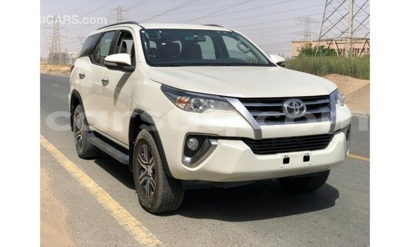 Buy Import Toyota Fortuner White Car in Import - Dubai in Barh el Gazel Buy Import Toyota Fortuner White Car in Import - Dubai in Barh el Gazel