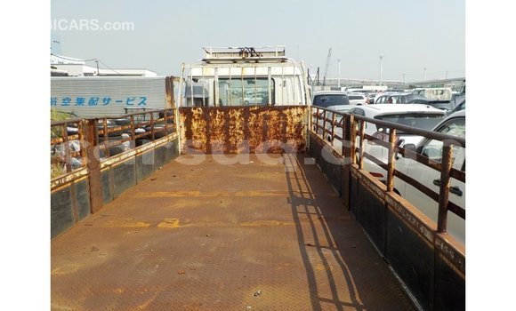 Acheter Import Voiture Isuzu Rodeo Blanc à Import - Dubai, Barh el Gazel Acheter Import Voiture Isuzu Rodeo Blanc à Import - Dubai, Barh el Gazel