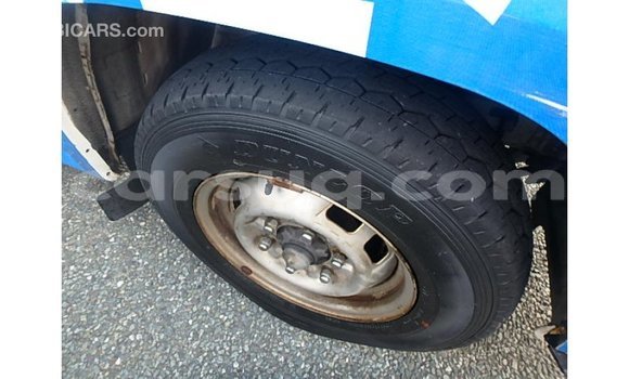 Acheter Import Voiture Nissan Caravan Blanc à Import - Dubai, Barh el Gazel Acheter Import Voiture Nissan Caravan Blanc à Import - Dubai, Barh el Gazel