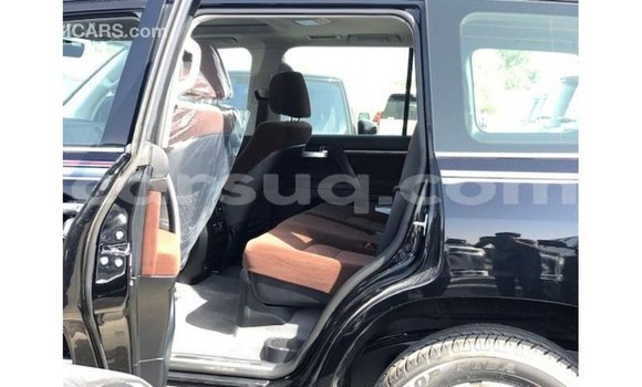 Acheter Import Voiture Toyota Land Cruiser Noir à Import - Dubai, Barh el Gazel Acheter Import Voiture Toyota Land Cruiser Noir à Import - Dubai, Barh el Gazel