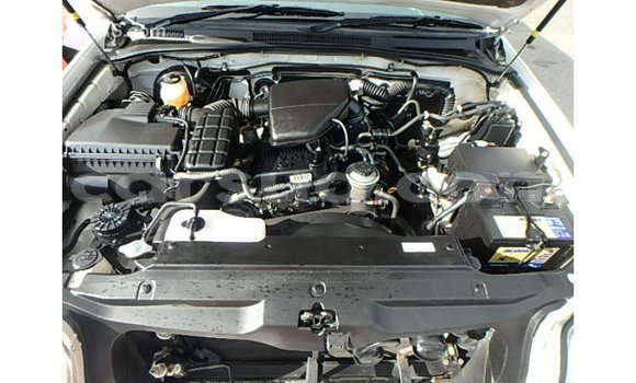 Acheter Import Voiture Toyota Hilux Blanc à Import - Dubai, Barh el Gazel Acheter Import Voiture Toyota Hilux Blanc à Import - Dubai, Barh el Gazel