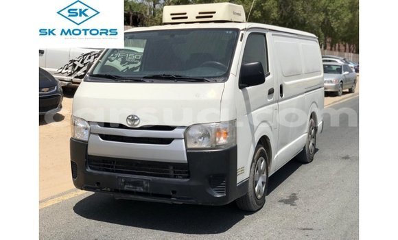 Acheter Import Voiture Toyota Hiace Blanc à Import - Dubai, Barh el Gazel