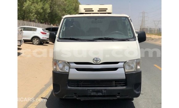 Acheter Import Voiture Toyota Hiace Blanc à Import - Dubai, Barh el Gazel Acheter Import Voiture Toyota Hiace Blanc à Import - Dubai, Barh el Gazel