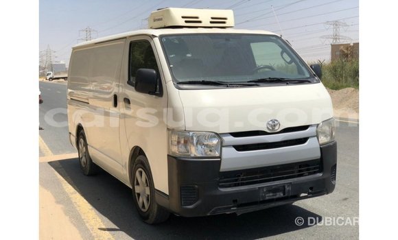 Acheter Import Voiture Toyota Hiace Blanc à Import - Dubai, Barh el Gazel Acheter Import Voiture Toyota Hiace Blanc à Import - Dubai, Barh el Gazel
