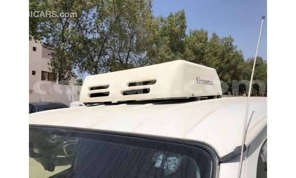 Acheter Import Voiture Toyota Hiace Blanc à Import - Dubai, Barh el Gazel Acheter Import Voiture Toyota Hiace Blanc à Import - Dubai, Barh el Gazel