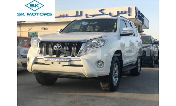 Acheter Import Voiture Toyota Prado Blanc à Import - Dubai, Barh el Gazel