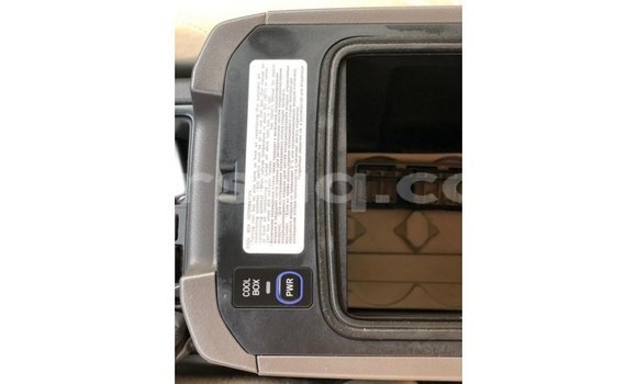 Acheter Import Voiture Toyota Prado Blanc à Import - Dubai, Barh el Gazel Acheter Import Voiture Toyota Prado Blanc à Import - Dubai, Barh el Gazel