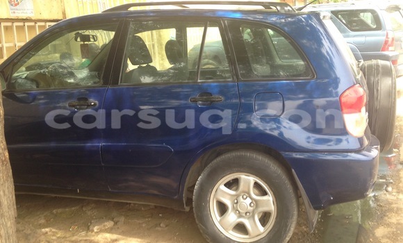 Acheter Occasion Voiture Toyota RAV4 Bleu à N'Djamena au Tchad Acheter Occasion Voiture Toyota RAV4 Bleu à N'Djamena au Tchad
