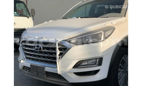 Buy Import Hyundai Tucson White Car in Import - Dubai in Barh el Gazel Buy Import Hyundai Tucson White Car in Import - Dubai in Barh el Gazel