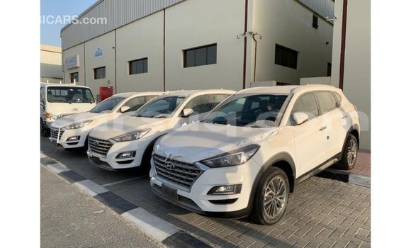 Buy Import Hyundai Tucson White Car in Import - Dubai in Barh el Gazel Buy Import Hyundai Tucson White Car in Import - Dubai in Barh el Gazel